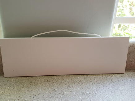 Blank sample board showing rope hanger mounting option for novelty signs